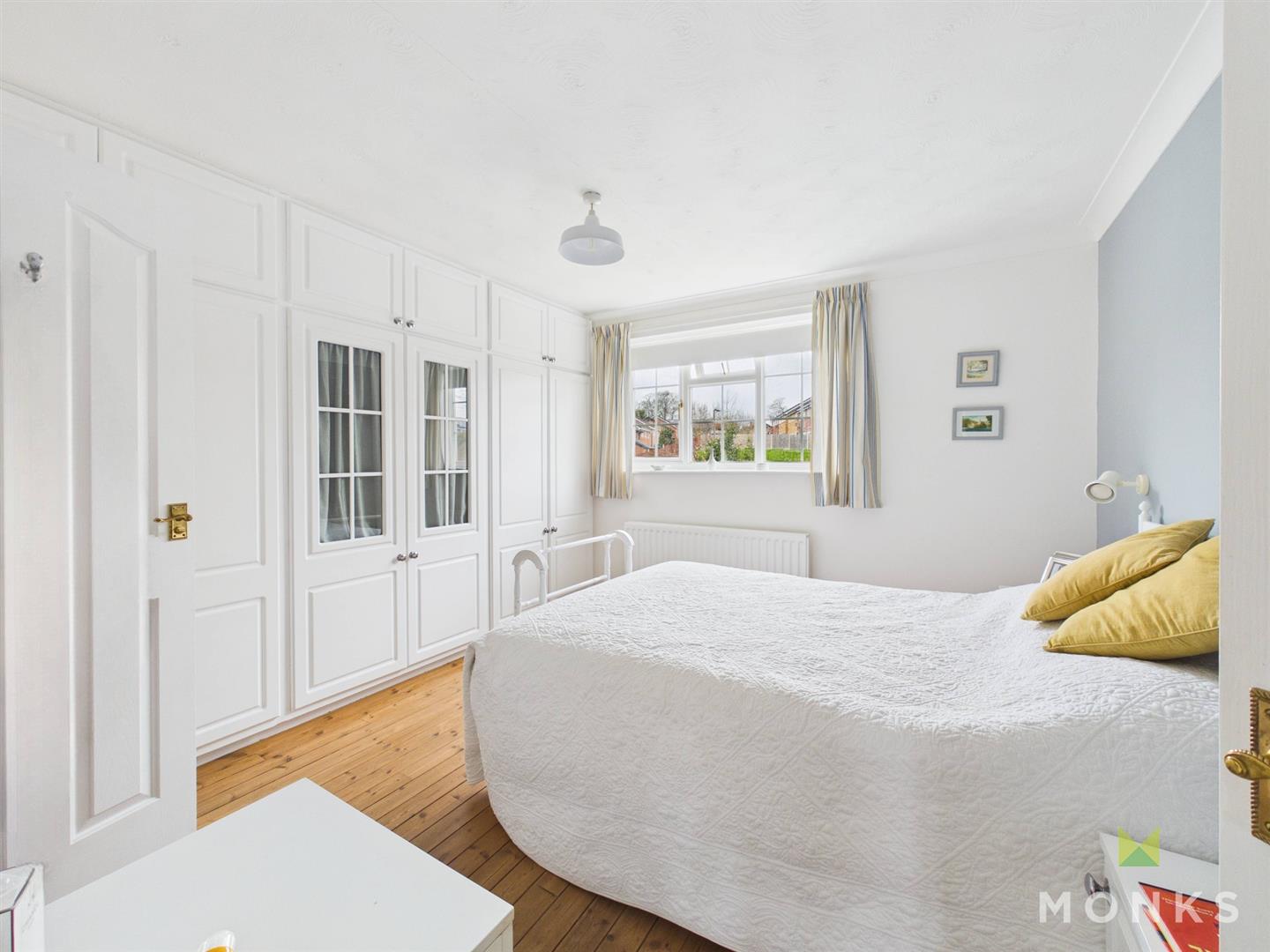 17 Glentworth Close, Oswestry, SY10 9PY For Sale